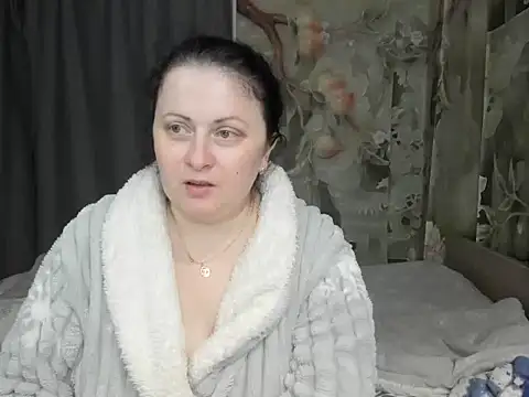 Lillian2 online show from April 13, 8:02 pm