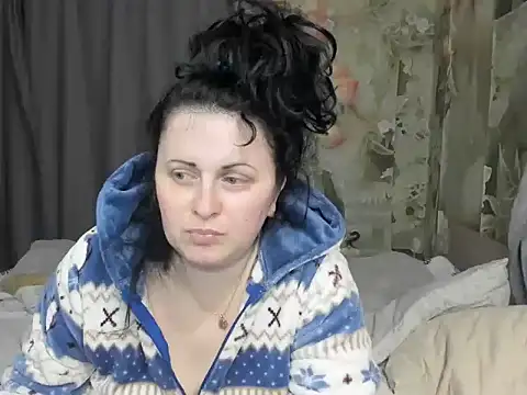 Lillian2 online show from April 2, 6:36 pm