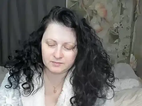 Lillian2 online show from April 15, 8:53 pm