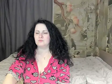 Lillian2 online show from March 29, 6:42 pm