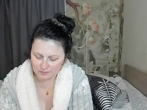 Lillian2 online show from May 25, 8:07 pm