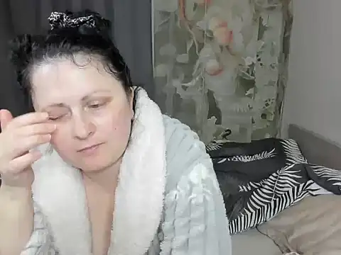 Lillian2 online show from May 13, 9:22 pm
