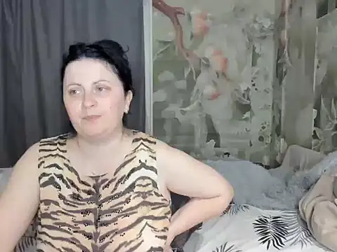 Lillian2 online show from November 6, 2:15 am