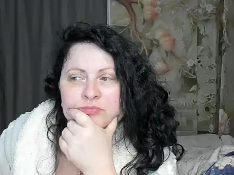 Lillian2 online show from April 23, 4:08 pm