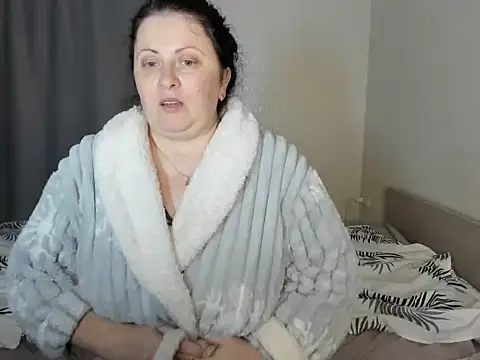 Lillian2 online show from September 24, 10:05 pm
