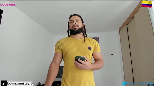 Snapshot of Louis_marley__ chatting on March 1, 5:24 pm Louis marley online show from March 1, 5:24 pm