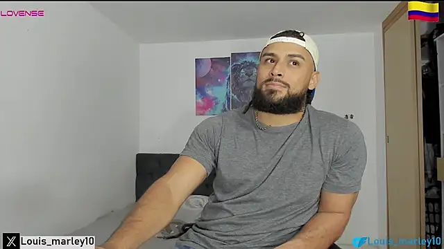 Snapshot of Louis_marley__ chatting on February 12, 3:39 am Louis marley online show from February 12, 3:39 am