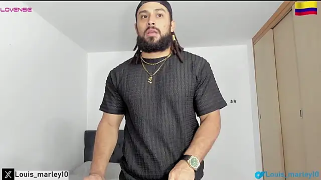 Snapshot of Louis_marley__ chatting on February 1, 9:13 pm Louis marley online show from February 1, 9:13 pm