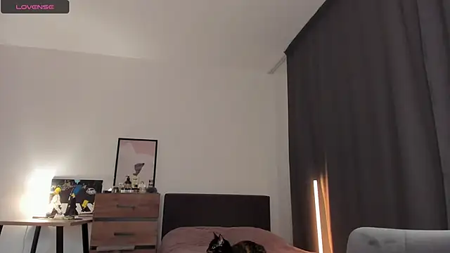 Snapshot of Alice_Dias chatting on February 11, 5:29 pm Alice Dias online show from February 11, 5:29 pm