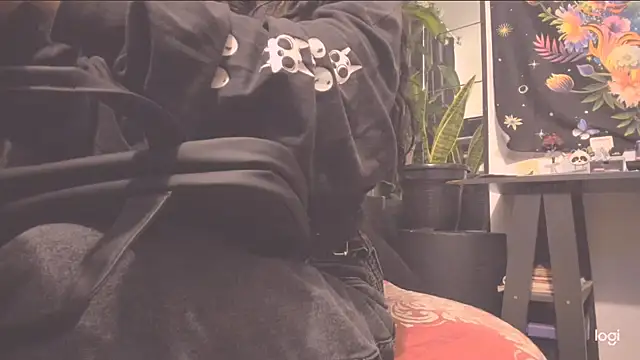 MYFAVOURITESTRAGER online show from February 5, 2:07 am