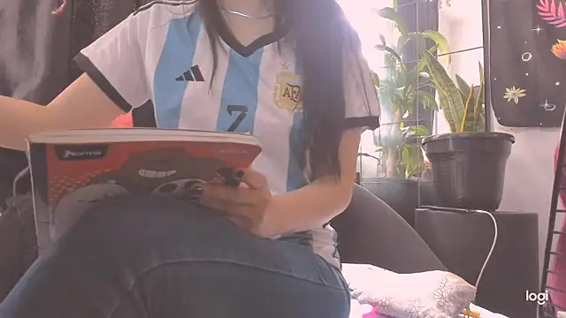 MYFAVOURITESTRAGER online show from December 3, 4:17 pm