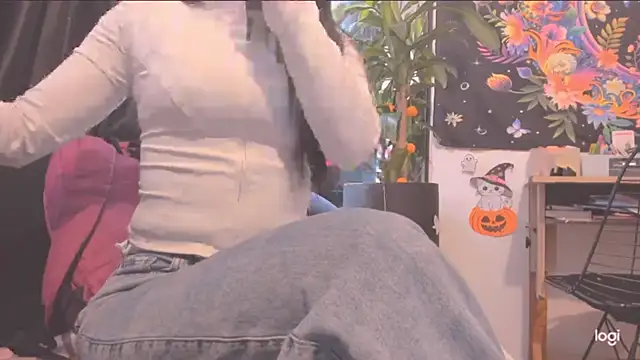 MYFAVOURITESTRAGER online show from October 28, 4:06 pm