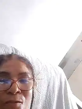 Snapshot of Delicy1 chatting on February 25, 1:10 pm Delicy1 online show from February 25, 1:10 pm