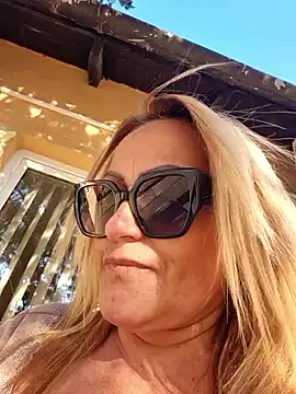 Isabellaa04 online show from February 27, 7:52 am