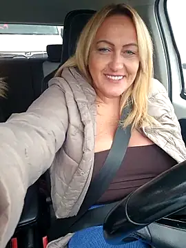 Snapshot of Isabellaa04 chatting on November 12, 2:21 pm Isabellaa04 online show from November 12, 2:21 pm