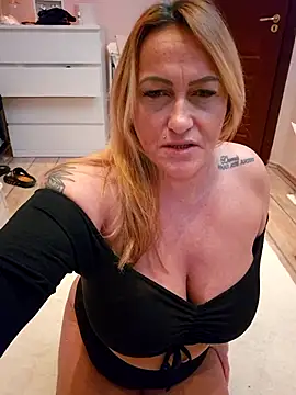 Isabellaa04 online show from December 16, 9:52 pm