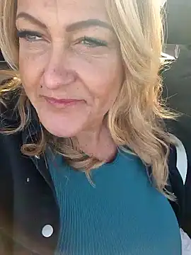 Snapshot of Isabellaa04 chatting on November 6, 10:19 am Isabellaa04 online show from November 6, 10:19 am