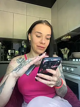 Snapshot of Queen_of_pain chatting on June 19, 6:41 am Queen of pain online show from June 19, 6:41 am