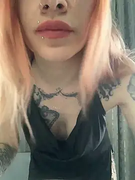 Snapshot of Queen_of_pain chatting on March 8, 8:22 am Queen of pain online show from March 8, 8:22 am