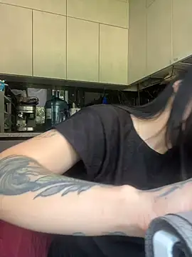 Snapshot of Queen_of_pain chatting on July 8, 8:15 am Queen of pain online show from July 8, 8:15 am