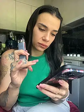 Snapshot of Queen_of_pain chatting on June 29, 6:42 am Queen of pain online show from June 29, 6:42 am