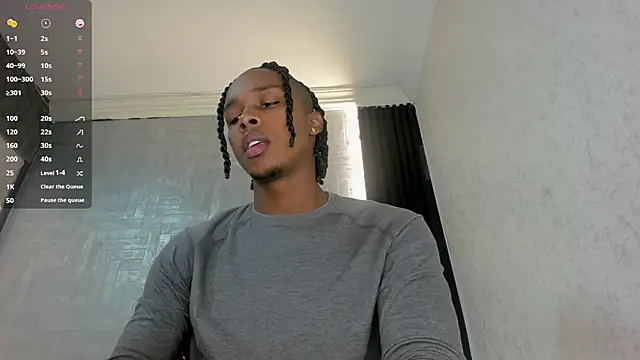 Snapshot of DominicSccott chatting on October 8, 12:39 pm DominicSccott online show from October 8, 12:39 pm