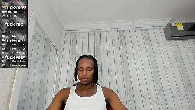 Snapshot of DominicSccott chatting on February 23, 12:27 pm DominicSccott online show from February 23, 12:27 pm