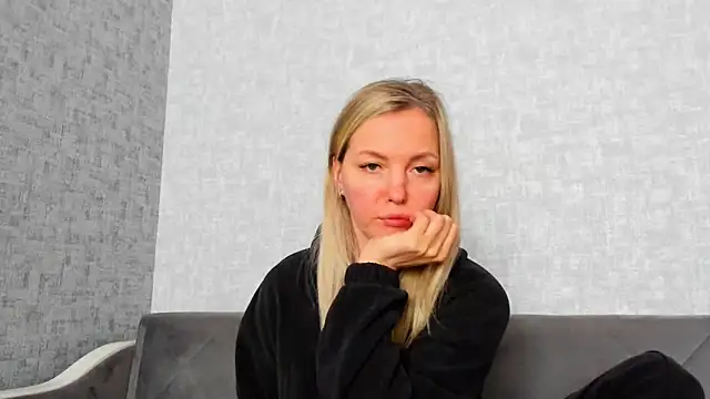 iam Venus online show from April 15, 8:42 am