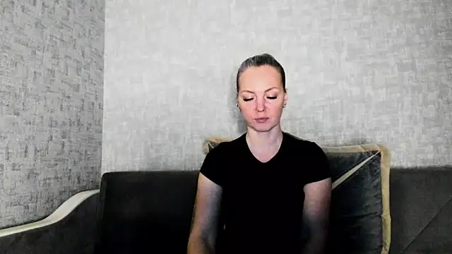 iam Venus online show from March 27, 3:46 pm