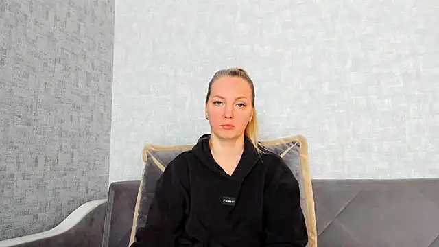 iam Venus online show from April 16, 11:44 am