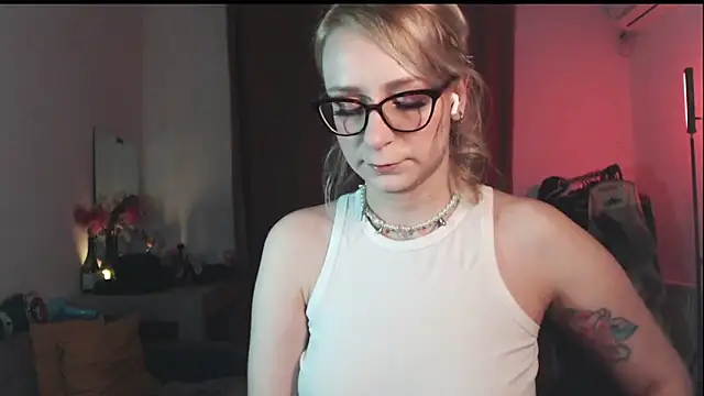 welliza online show from February 5, 3:02 am