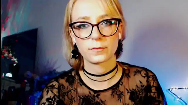 welliza online show from March 18, 1:57 am