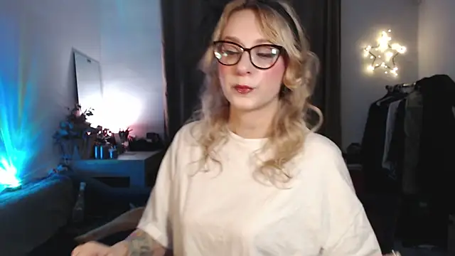 welliza online show from October 2, 9:18 pm