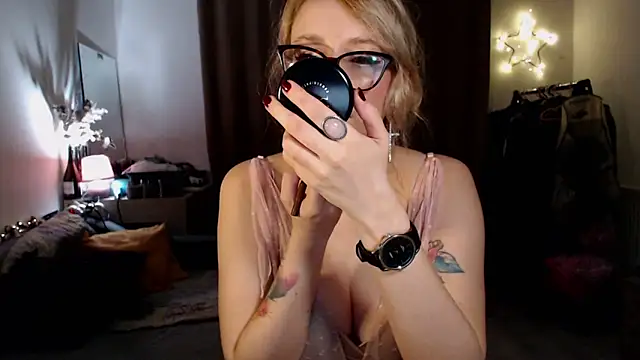 welliza online show from November 20, 10:42 pm