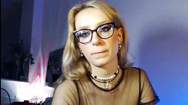 welliza online show from March 19, 1:10 am