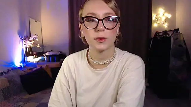 welliza online show from December 3, 10:53 pm