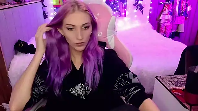 Snapshot of Violet_Noir chatting on January 30, 11:44 am Violet Noir online show from January 30, 11:44 am