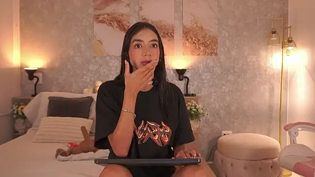 LillyThompson online show from June 10, 3:30 am