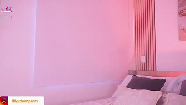 LillyThompson online show from October 3, 8:32 pm
