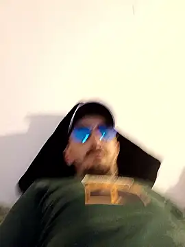 Adriandan1982 online show from April 15, 6:12 pm