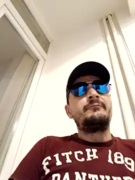 Adriandan1982 online show from September 22, 9:43 pm