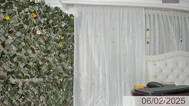 BunnyHotsx online show from February 6, 10:10 pm