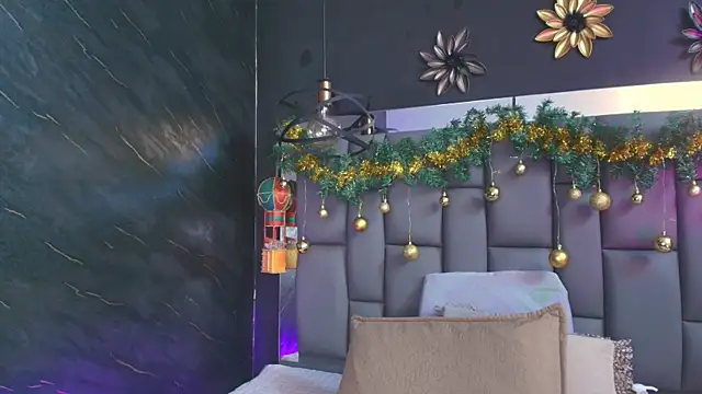  MiaBrown  online show from December 22, 12:05 pm