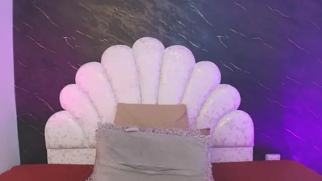  MiaBrown  online show from April 9, 12:11 pm