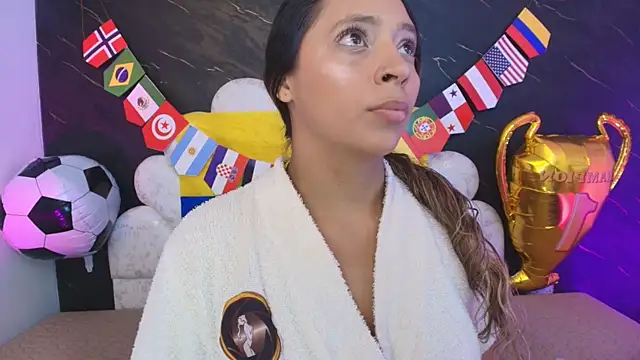 Snapshot of _MiaBrown_ chatting on June 27, 12:11 pm MiaBrown online show from June 27, 12:11 pm