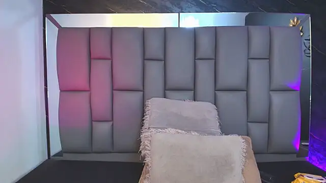  MiaBrown  online show from November 19, 12:05 pm