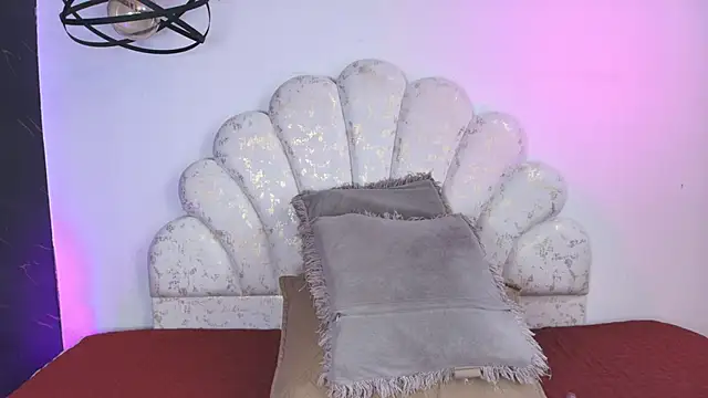  MiaBrown  online show from March 13, 12:10 pm