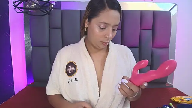  MiaBrown  online show from January 7, 12:10 pm