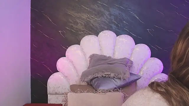  MiaBrown  online show from April 7, 12:07 pm