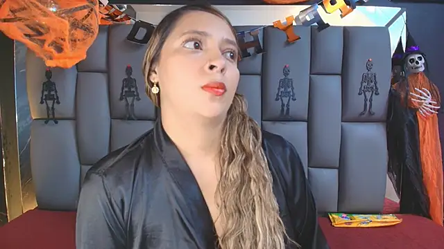  MiaBrown  online show from October 21, 12:15 pm